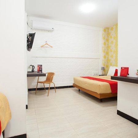 Hotel Reddoorz Near Museum Angkut Batu Batu  Exteriér fotografie