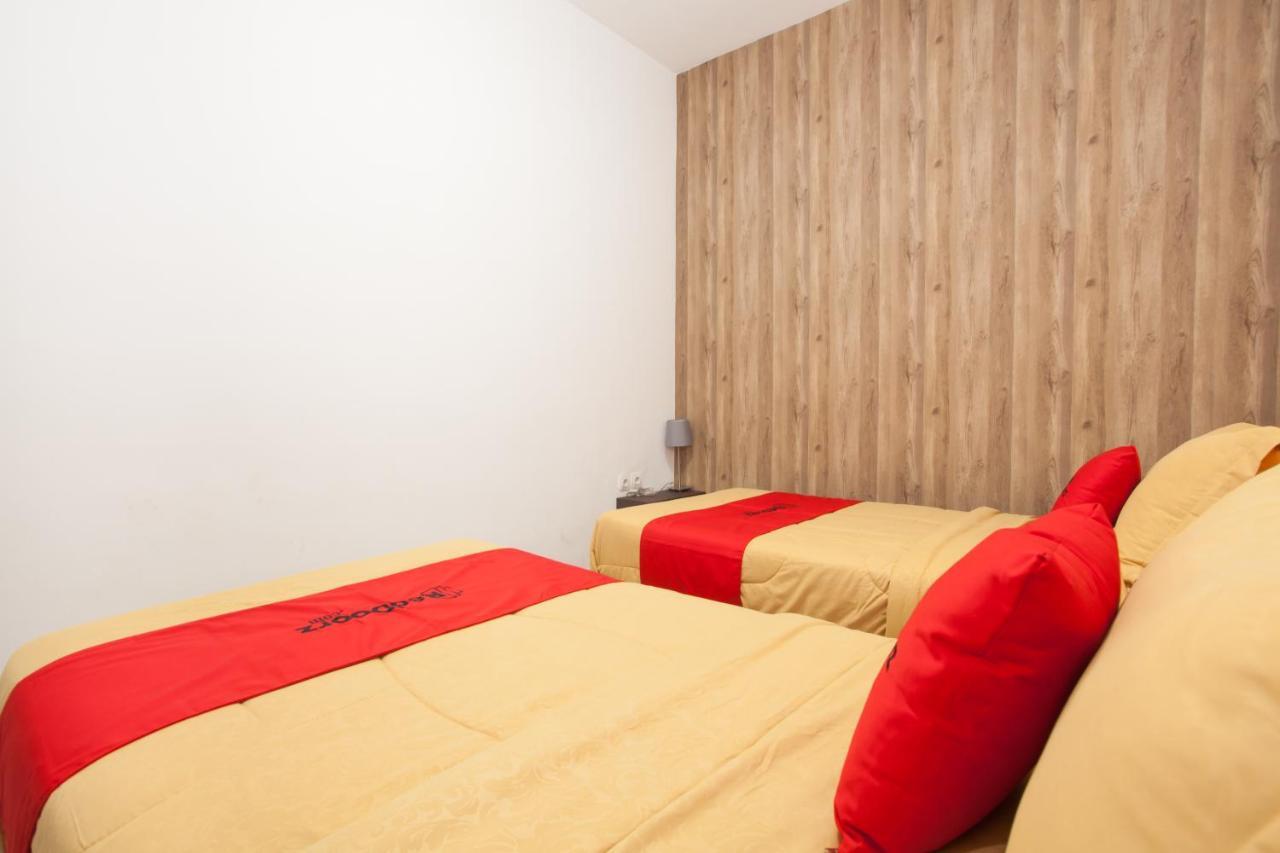 Hotel Reddoorz Near Museum Angkut Batu Batu  Exteriér fotografie