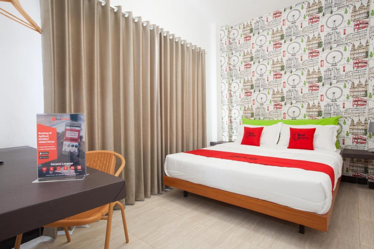 Hotel Reddoorz Near Museum Angkut Batu Batu  Exteriér fotografie
