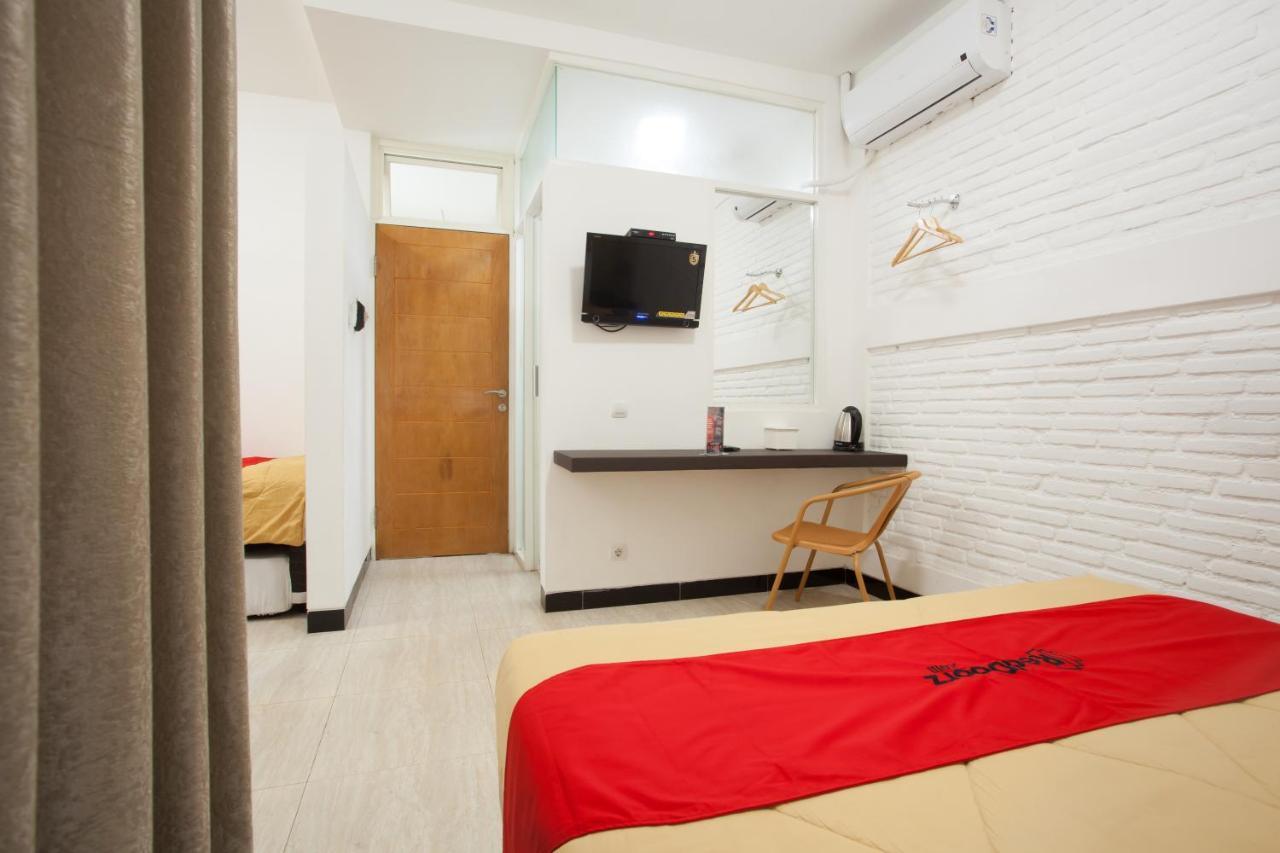 Hotel Reddoorz Near Museum Angkut Batu Batu  Exteriér fotografie