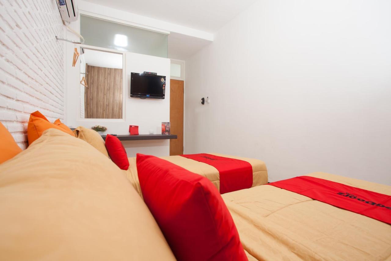 Hotel Reddoorz Near Museum Angkut Batu Batu  Exteriér fotografie